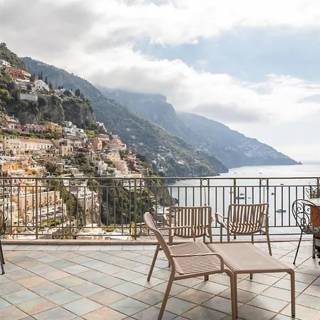 Hotiday And View 3* Positano