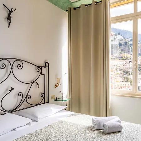 Aparthotel Hotiday And View Positano